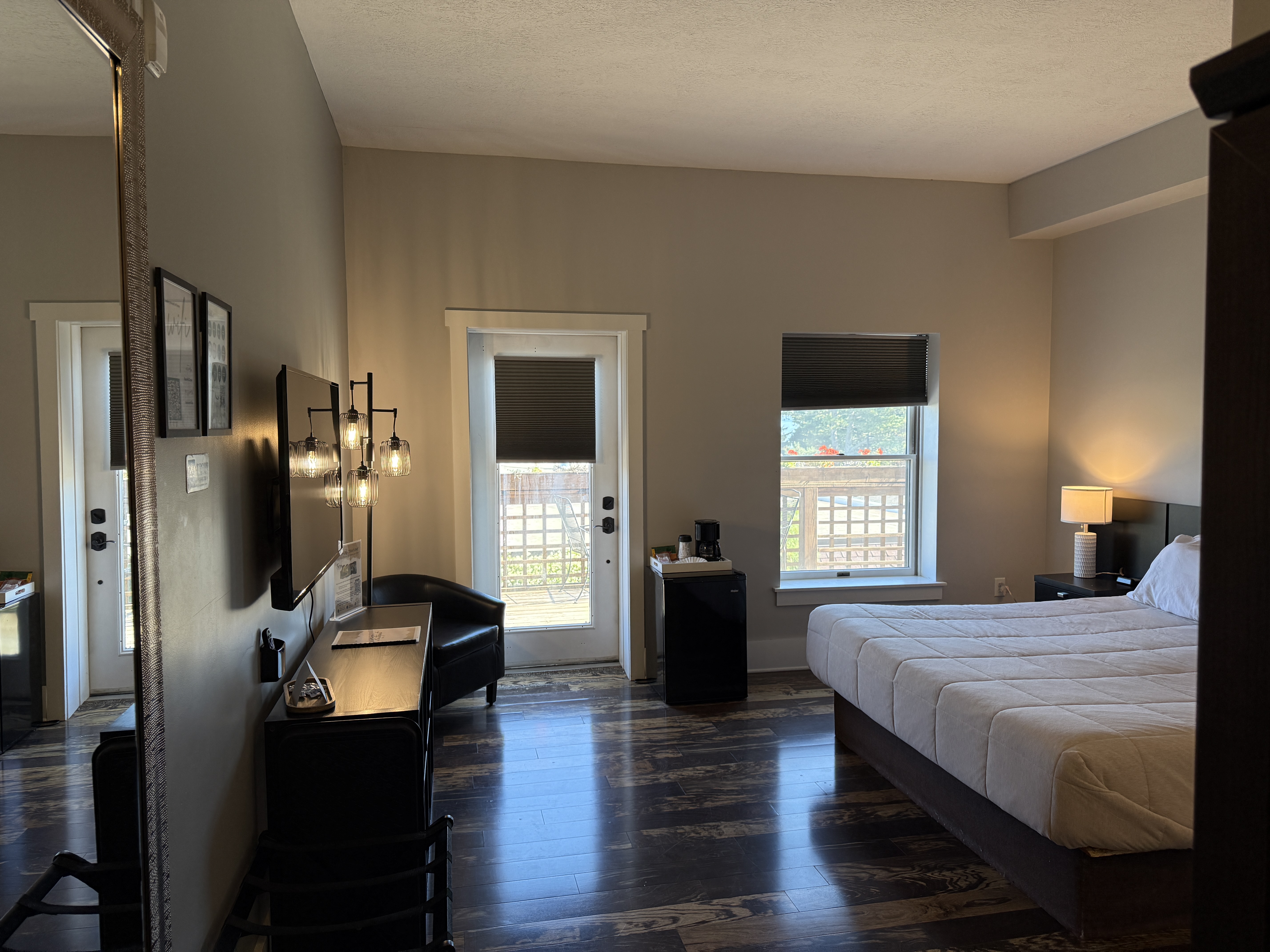 Room 6 &ndash; Photo 1